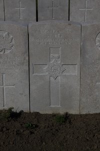 Lijssenthoek Military Cemetery - Lee, W
