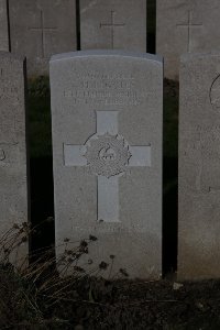 Lijssenthoek Military Cemetery - Legate, H