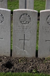 Lijssenthoek Military Cemetery - Leneuf, William
