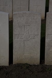 Lijssenthoek Military Cemetery - Leonard, Arthur
