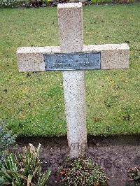 Lijssenthoek Military Cemetery - Lescure, Pierre