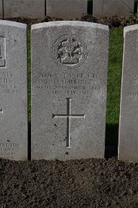Lijssenthoek Military Cemetery - Lethbridge, T