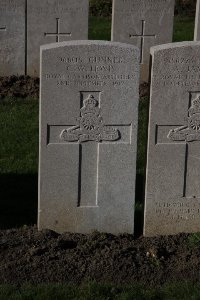 Lijssenthoek Military Cemetery - Lewis, C W