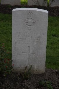 Lijssenthoek Military Cemetery - Lewis, Donald Swain
