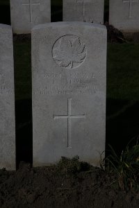 Lijssenthoek Military Cemetery - Lewis, F J