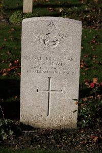 Lijssenthoek Military Cemetery - Lewis, Francis Alexander