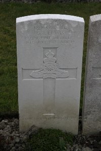 Lijssenthoek Military Cemetery - Lewis, G J