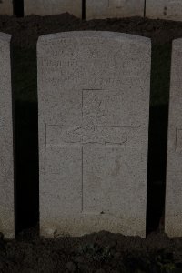 Lijssenthoek Military Cemetery - Lewis, Humphrey Taylor