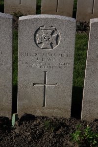 Lijssenthoek Military Cemetery - Lewis, J