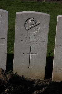 Lijssenthoek Military Cemetery - Lewis, M