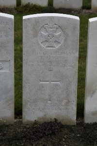 Lijssenthoek Military Cemetery - Lewis, T