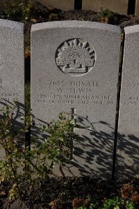 Lijssenthoek Military Cemetery - Lewis, Walter