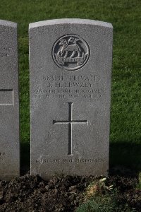 Lijssenthoek Military Cemetery - Lewzey, John Henry