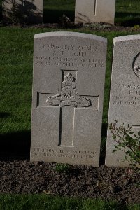 Lijssenthoek Military Cemetery - Light, Samuel Taylor