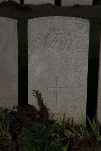Lijssenthoek Military Cemetery - Lightizer, J L