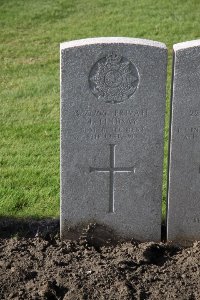 Lijssenthoek Military Cemetery - Lindsay, J