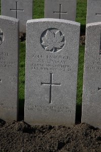 Lijssenthoek Military Cemetery - Lindsay, J R