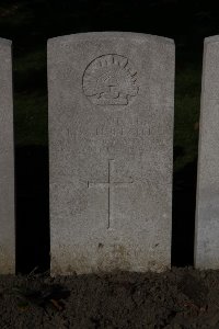 Lijssenthoek Military Cemetery - Linklater, Robert William