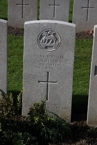 Lijssenthoek Military Cemetery - Linney, F A