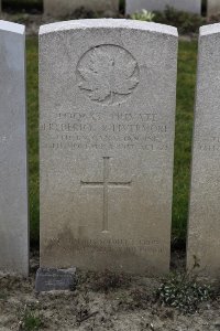 Lijssenthoek Military Cemetery - Livermore, Frederick Richard