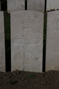 Lijssenthoek Military Cemetery - Lloyd, A A