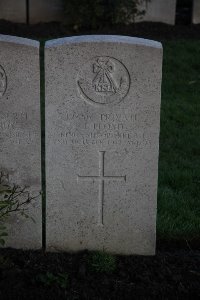 Lijssenthoek Military Cemetery - Lloyd, John