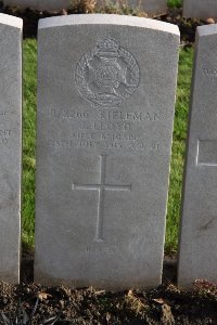 Lijssenthoek Military Cemetery - Lloyd, J