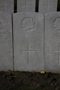 Lijssenthoek Military Cemetery - Lodge, W S