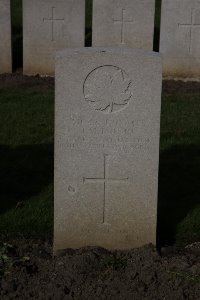Lijssenthoek Military Cemetery - Loftin, J M