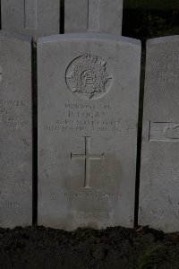 Lijssenthoek Military Cemetery - Logan, P