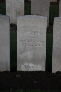 Lijssenthoek Military Cemetery - Lomax, Stanley