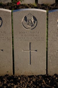Lijssenthoek Military Cemetery - Lonsdale, M