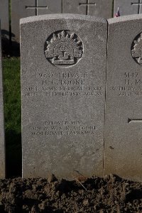 Lijssenthoek Military Cemetery - Loone, Henry Gordon