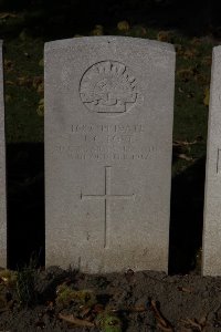 Lijssenthoek Military Cemetery - Love, James Clark