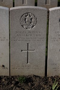 Lijssenthoek Military Cemetery - Low, Lawrence