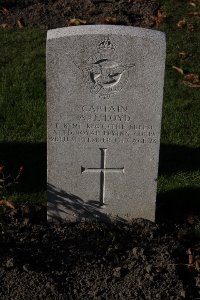 Lijssenthoek Military Cemetery - Loyd, Alwyne Travers