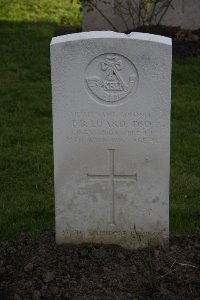 Lijssenthoek Military Cemetery - Luard, Edward Bourryau