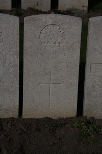 Lijssenthoek Military Cemetery - Luck, Edward John