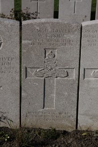 Lijssenthoek Military Cemetery - Lynn, William Earle