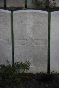 Lijssenthoek Military Cemetery - Lyons, P
