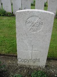 Lijssenthoek Military Cemetery - Martin, C V