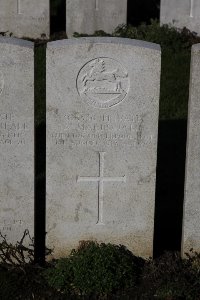 Lijssenthoek Military Cemetery - MacDonald, A