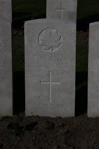 Lijssenthoek Military Cemetery - MacDonald, Donald Murray