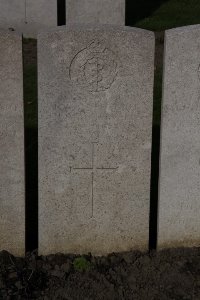 Lijssenthoek Military Cemetery - MacDonald, Neil