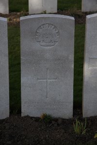 Lijssenthoek Military Cemetery - MacDonald, Robert