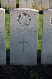 Lijssenthoek Military Cemetery - MacDonald, William Munro