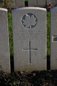 Lijssenthoek Military Cemetery - MacIntyre, William Wallace