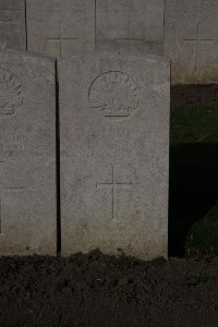 Lijssenthoek Military Cemetery - MacKenzie, John Kenneth