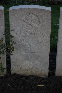 Lijssenthoek Military Cemetery - MacKnight, Robert Gilchrist