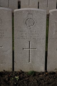 Lijssenthoek Military Cemetery - MacLeod, Quintin